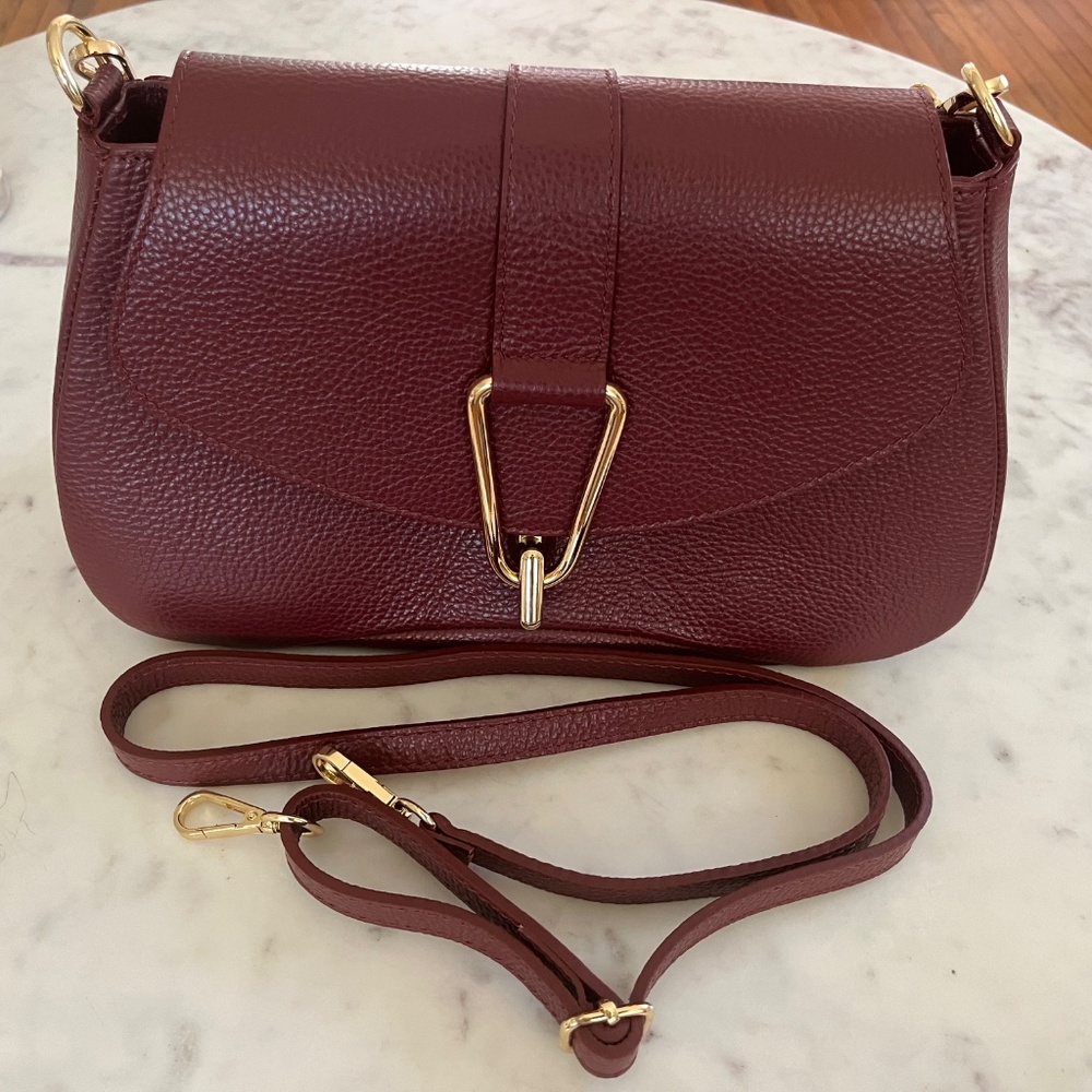 Vera Pelle Genuine Leather Purse Burgundy Color